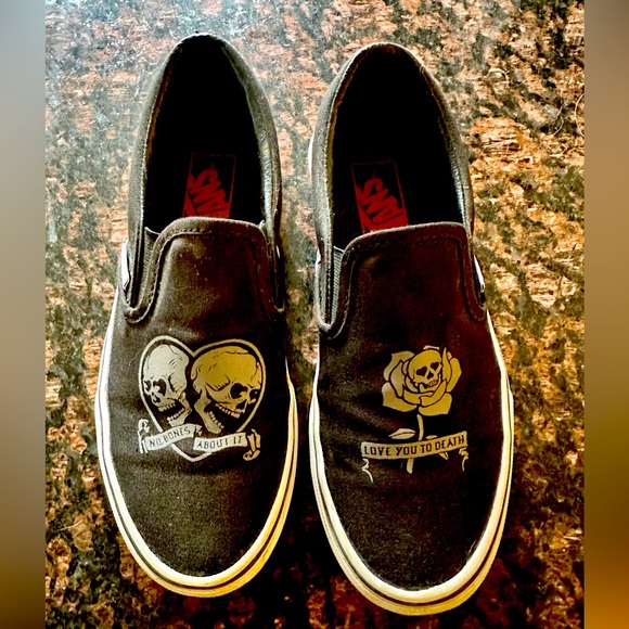 Vans slide on No Bones About it…Love You to Death Size 7 - Picture 1 of 3